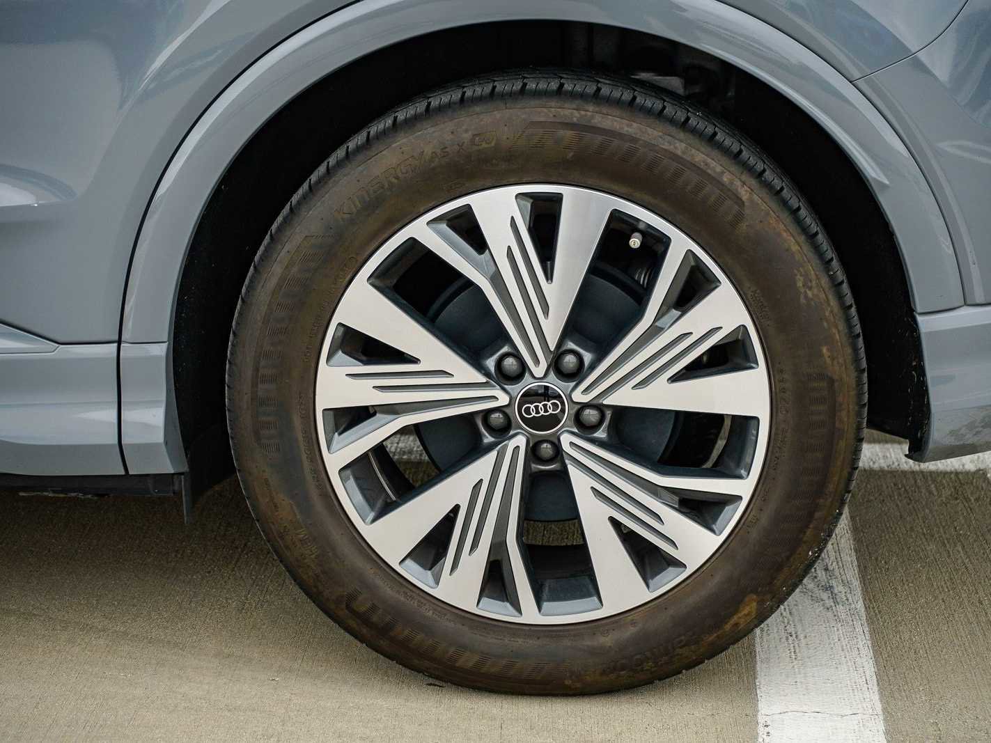 Used 2023 Audi Q4 e-tron Premium w/ Convenience Package image 10