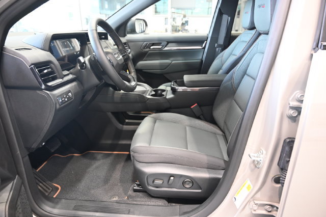 New 2026 GMC Terrain AT4 w/ Convenience Package III AWD/4WD image 9