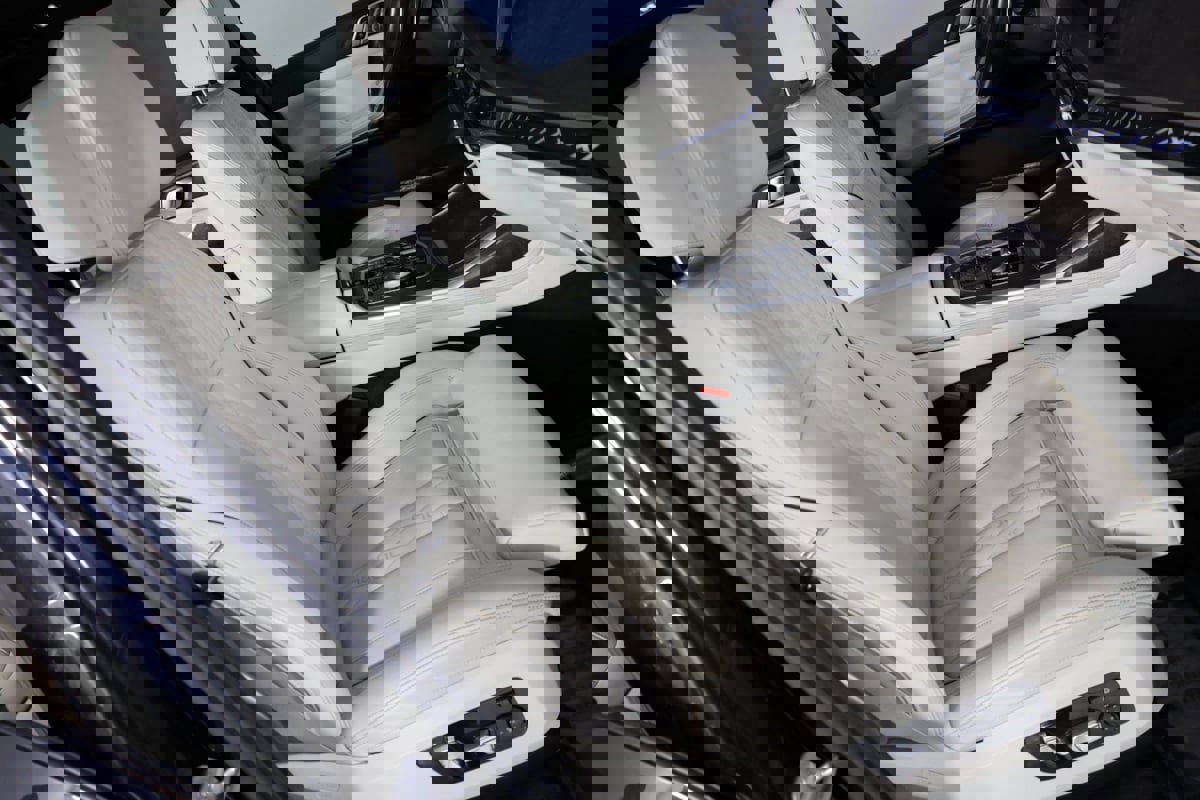 Used 2023 BMW X7 xDrive40i w/ M Sport Package image 39