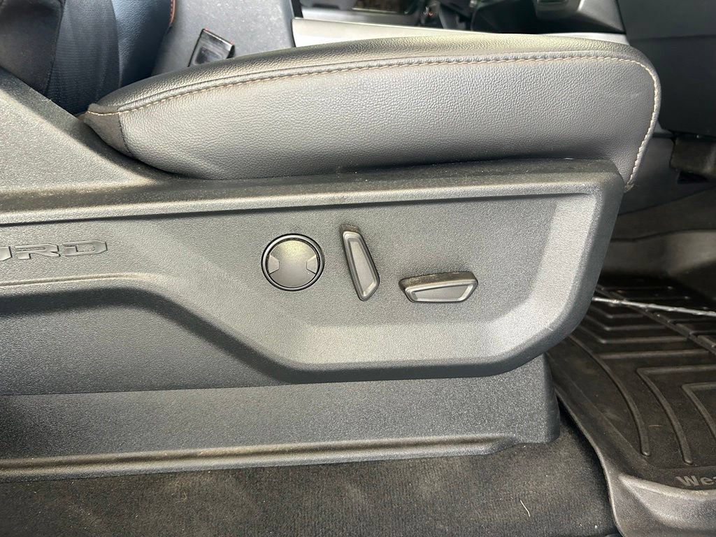 Used 2025 Ford F350 Lariat AWD/4WD image 31
