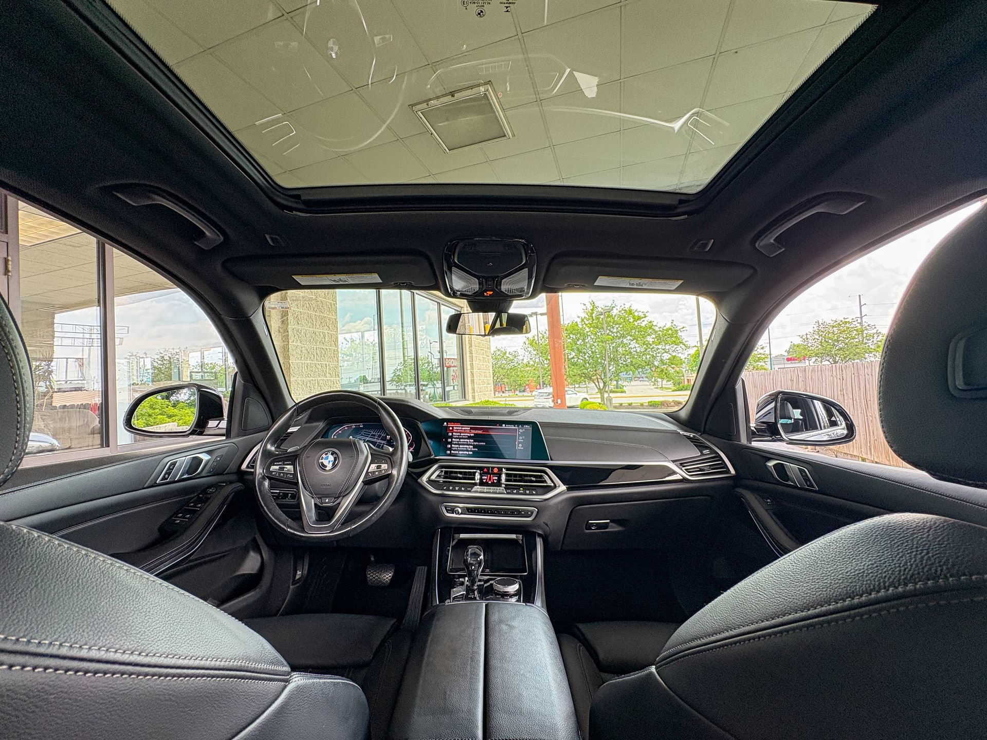 Used 2020 BMW X5 xDrive40i w/ Premium Package AWD/4WD image 2