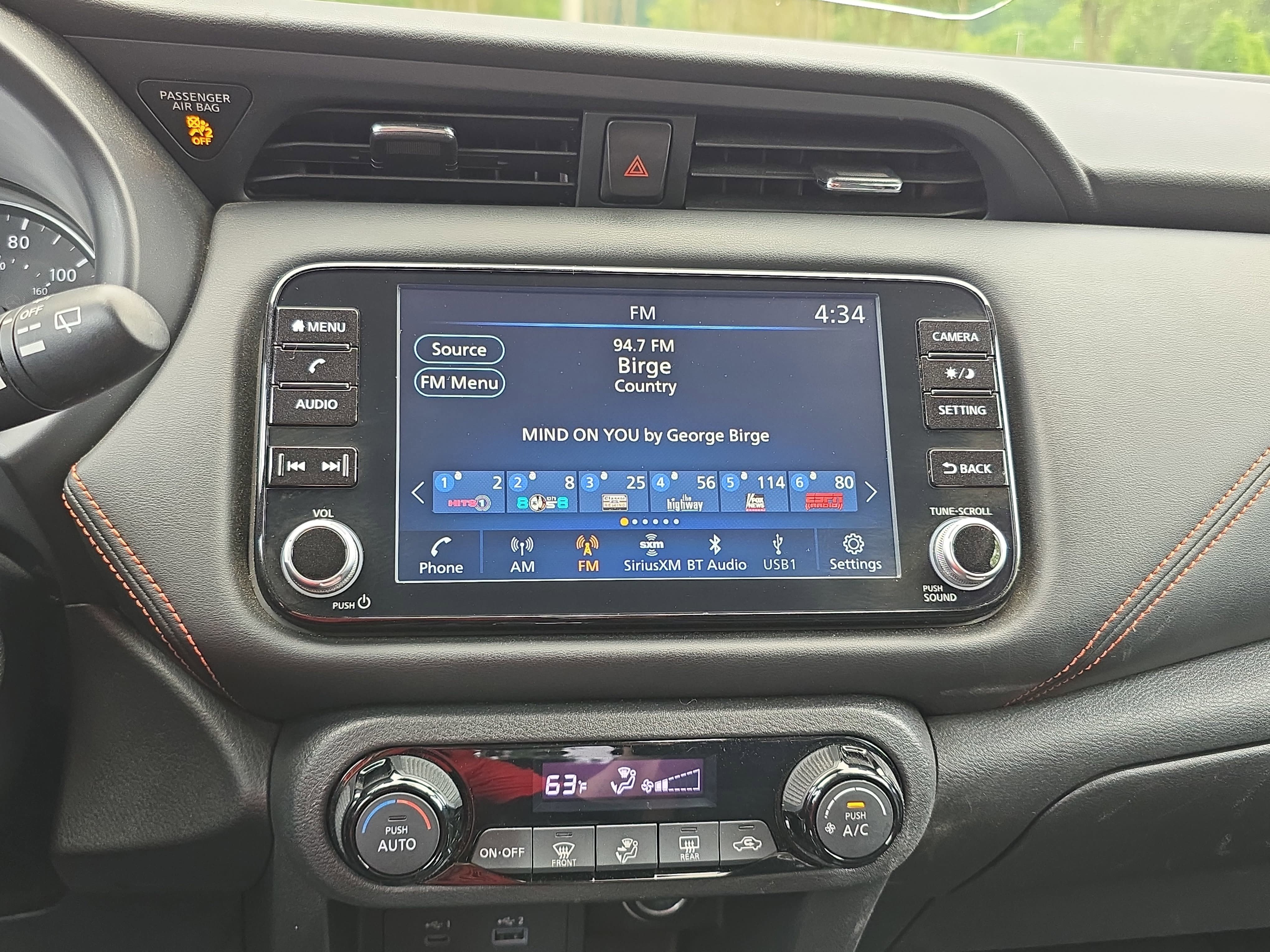 Used 2023 Nissan Kicks SR w/ Interior Electronics Package FWD image 19