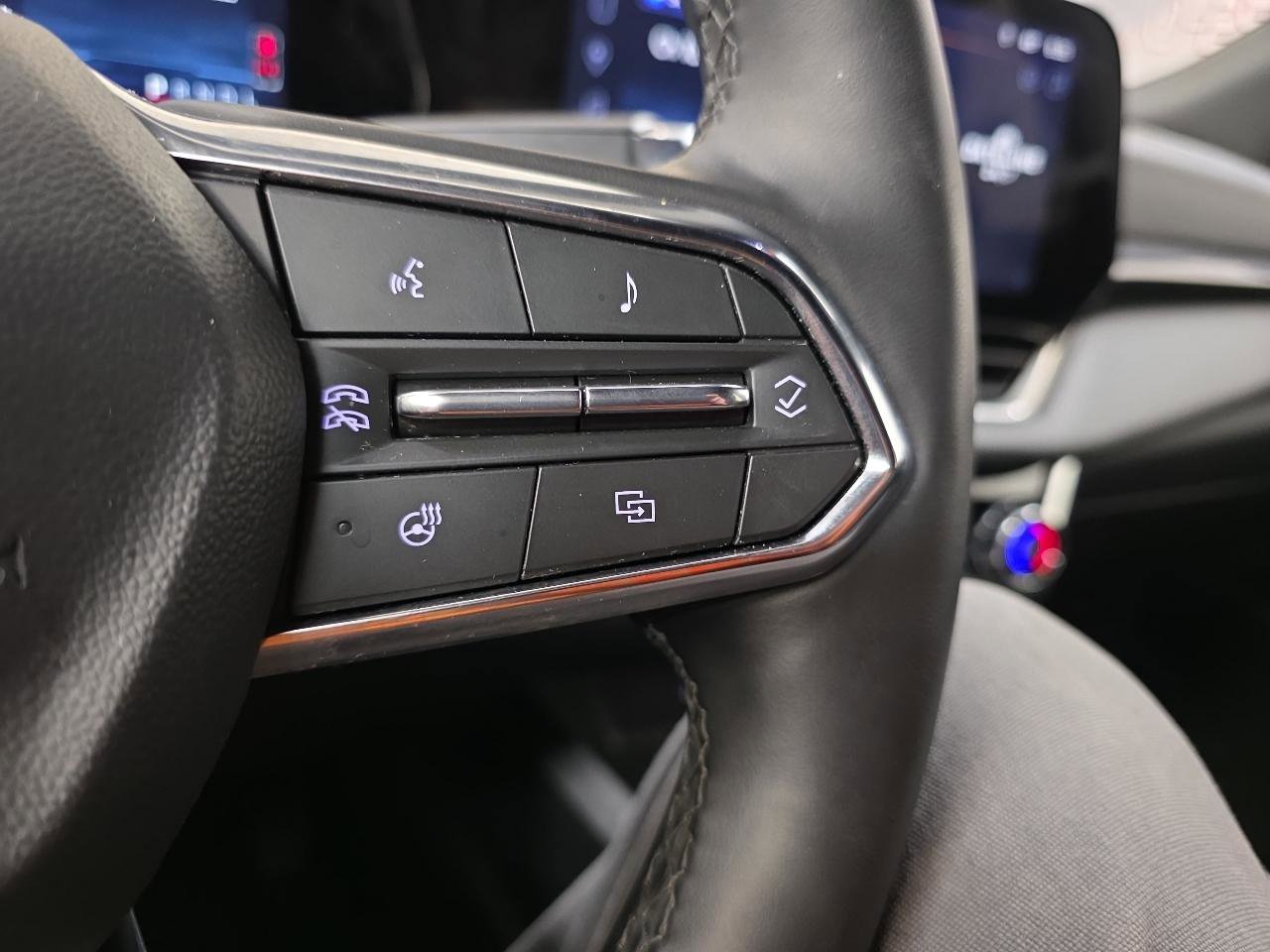 Used 2025 Chevrolet Equinox LT image 51