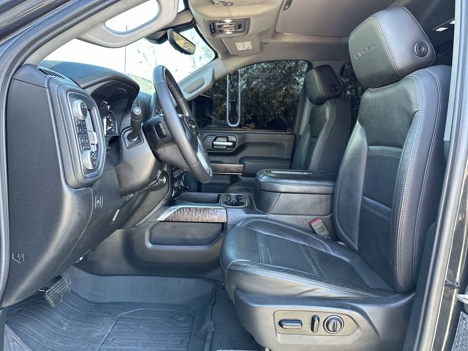 Used 2020 GMC Sierra 3500 Denali w/ Denali Ultimate Package image 15