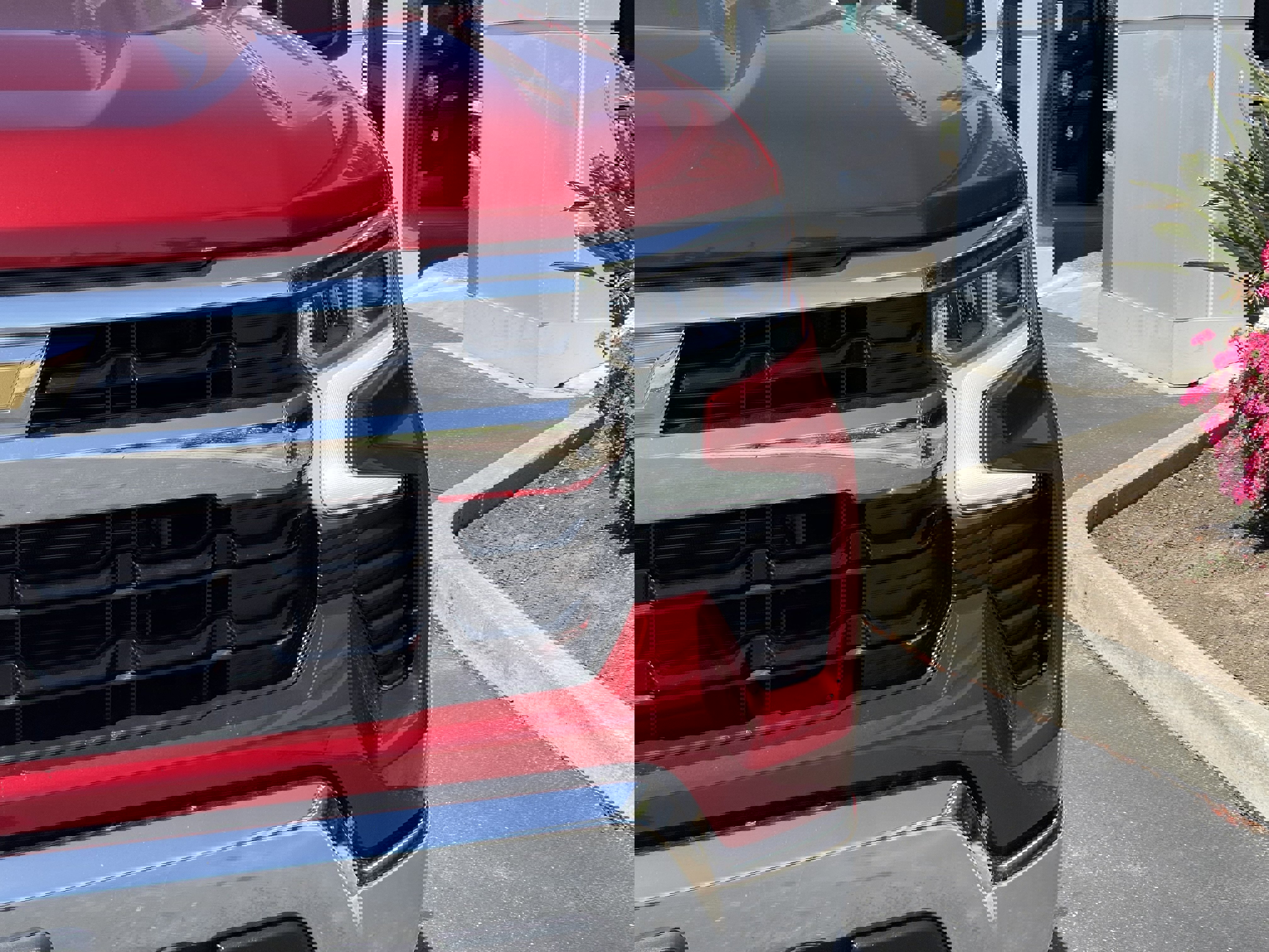 Used 2023 Chevrolet Silverado 1500 LT AWD/4WD image 6