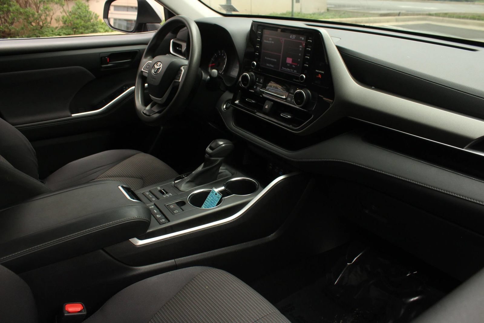 Used 2022 Toyota Highlander L AWD/4WD image 26