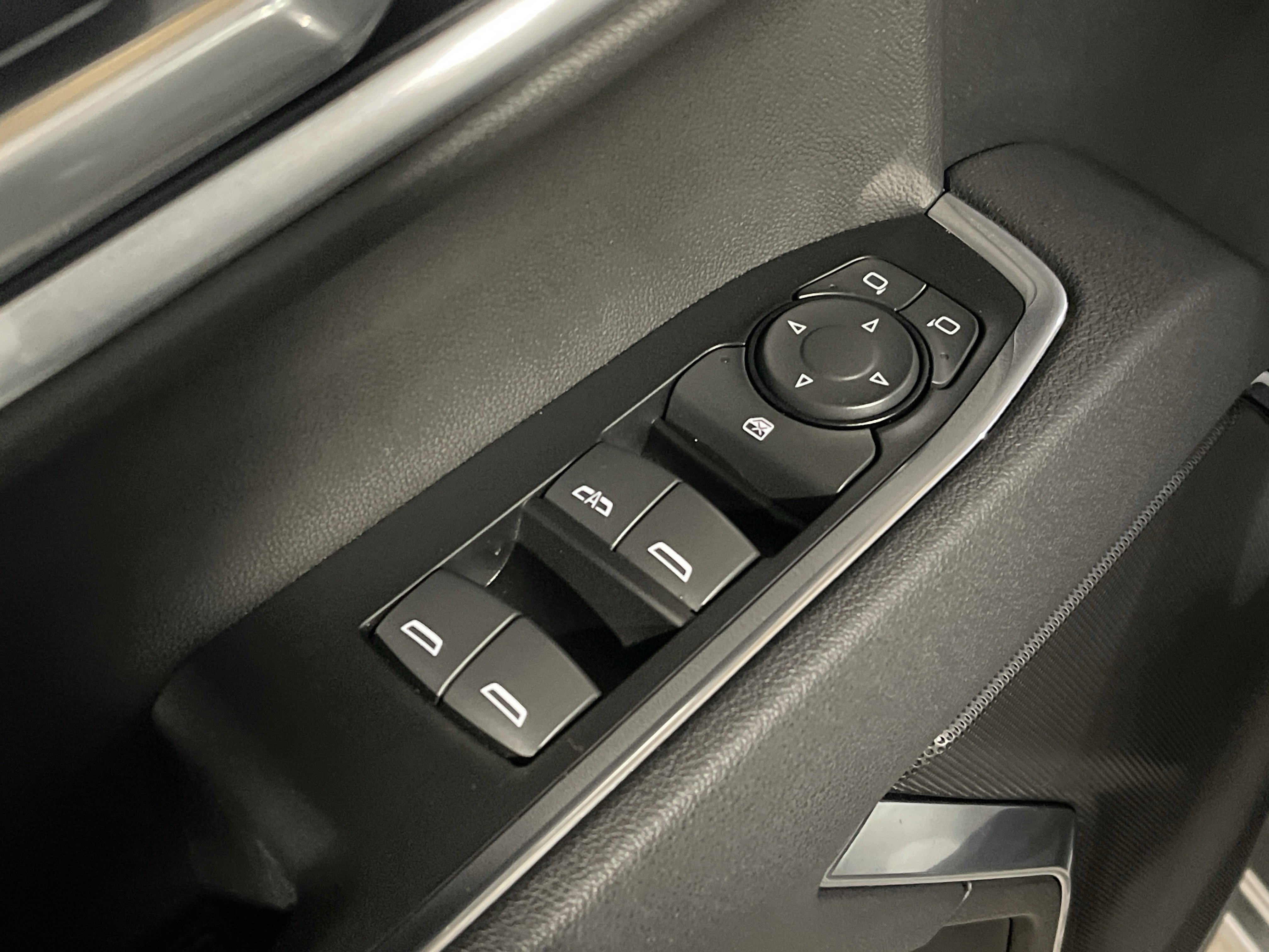 Used 2025 GMC Sierra 1500 Elevation image 10