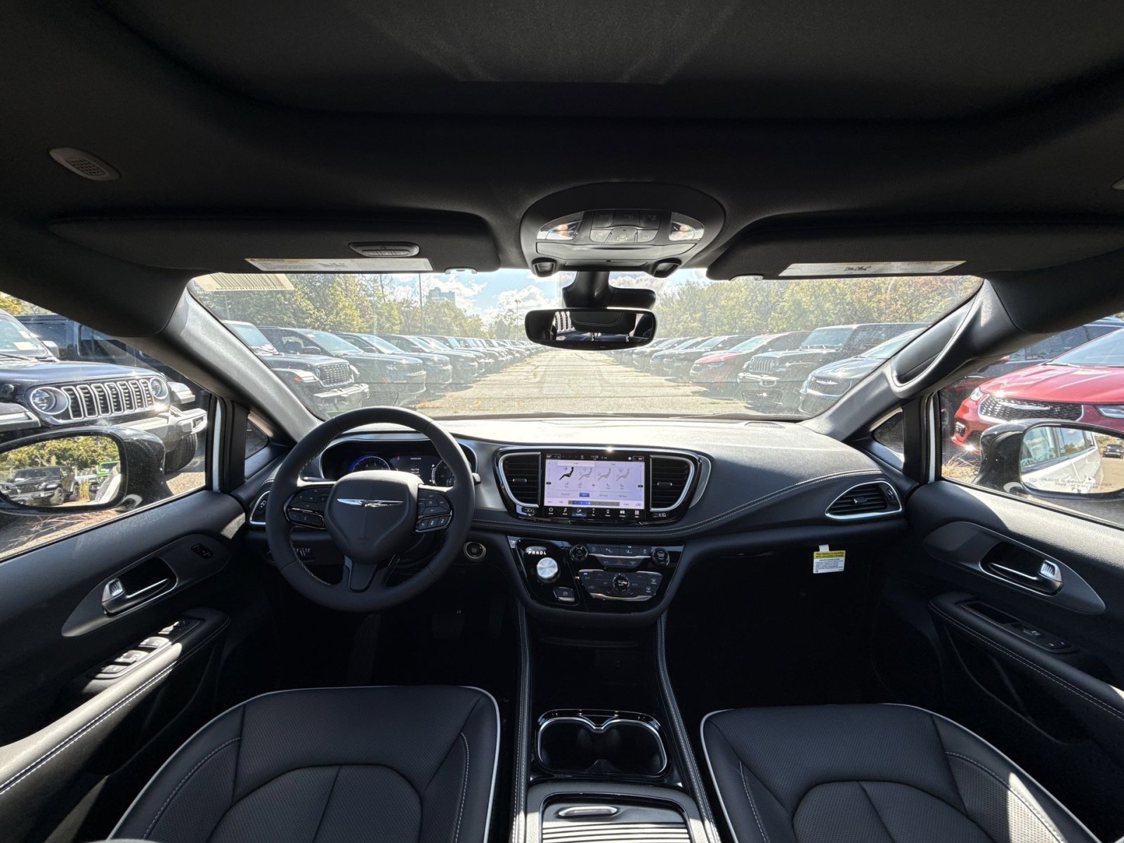 New 2026 Chrysler Pacifica Limited w/ S Appearance Package FWD image 23