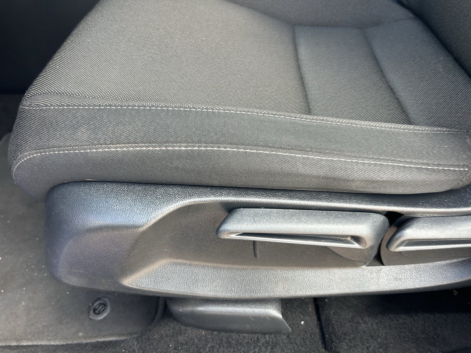 Used 2025 Honda CR-V LX image 28