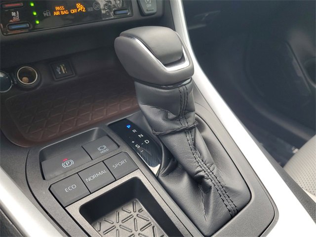 Used 2025 Toyota RAV4 Limited image 30