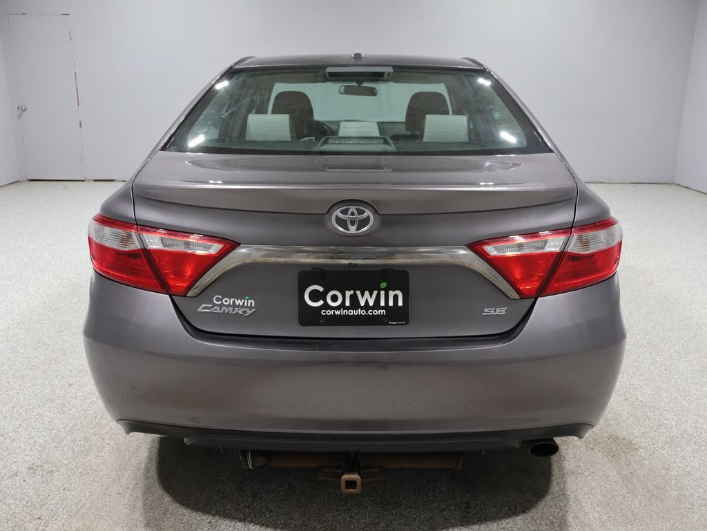 Used 2015 Toyota Camry SE FWD image 3