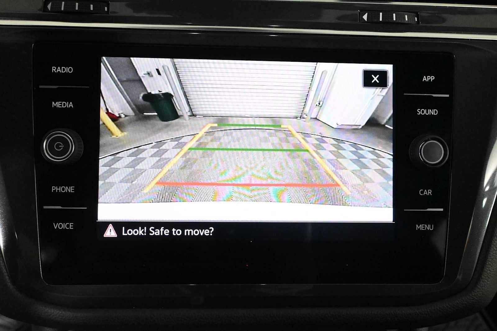 Certified 2022 Volkswagen Tiguan SE FWD image 4