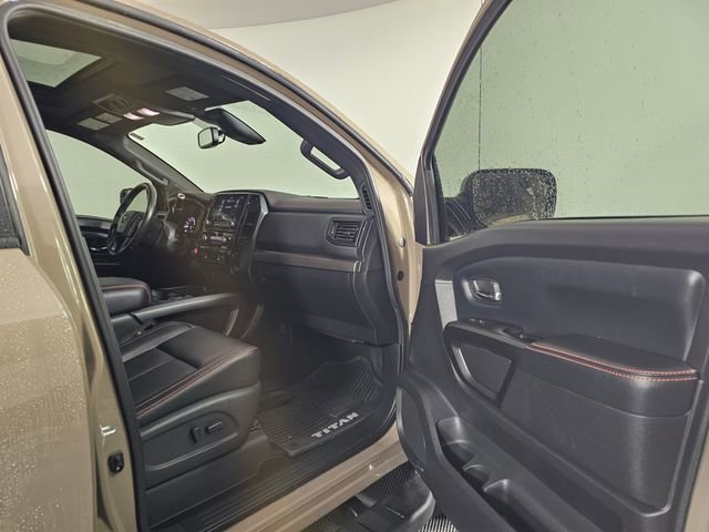 Used 2020 Nissan Titan PRO-4X w/ Pro-4x Convenience Package image 12