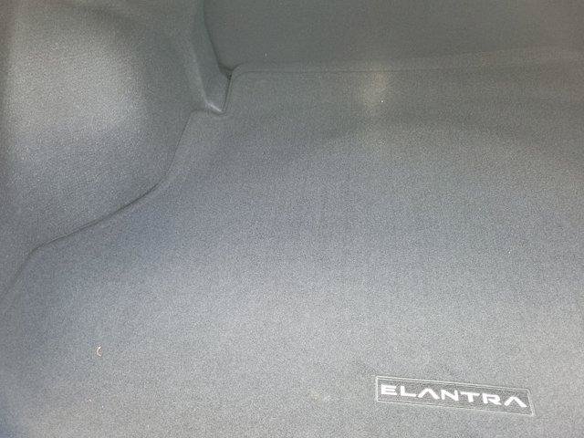 Used 2024 Hyundai Elantra Blue FWD image 10