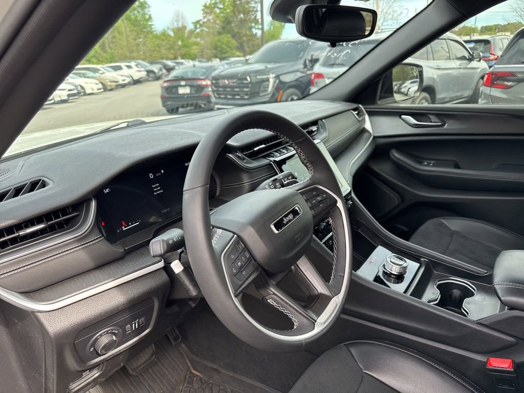 Used 2024 Jeep Grand Cherokee Altitude image 24