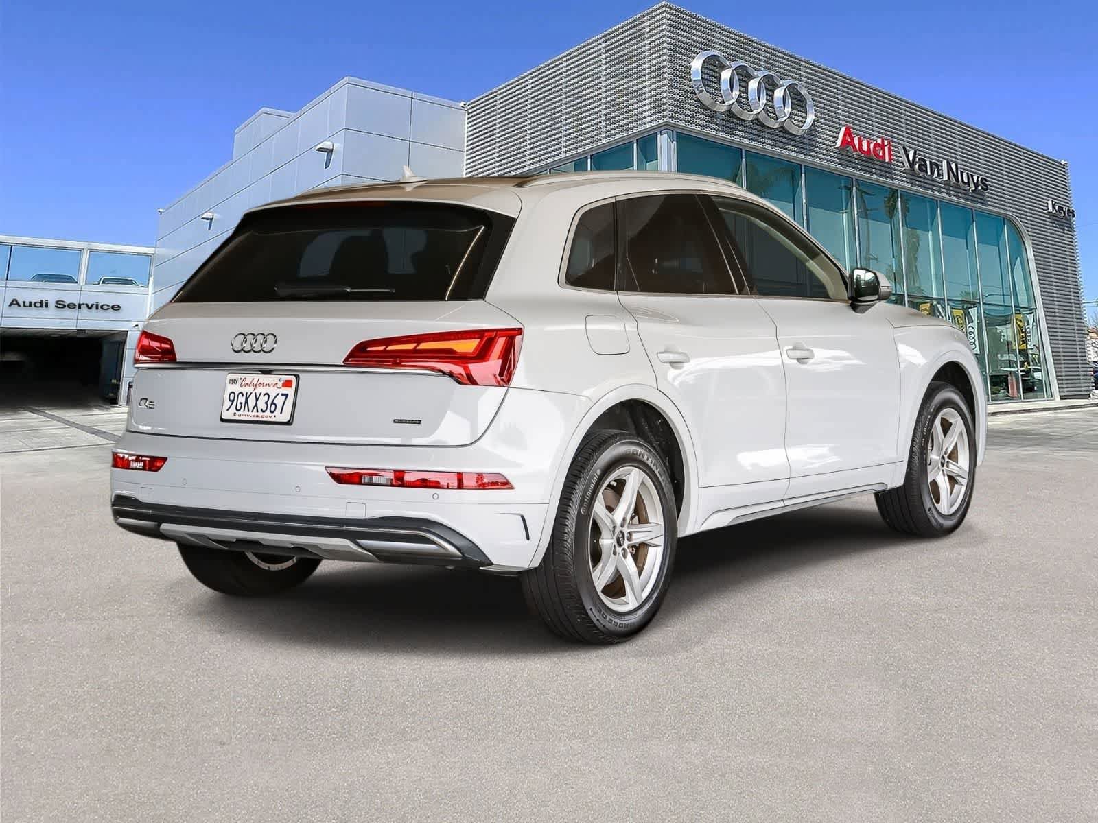 Used 2023 Audi Q5 2.0T Premium w/ Convenience Package AWD/4WD image 4