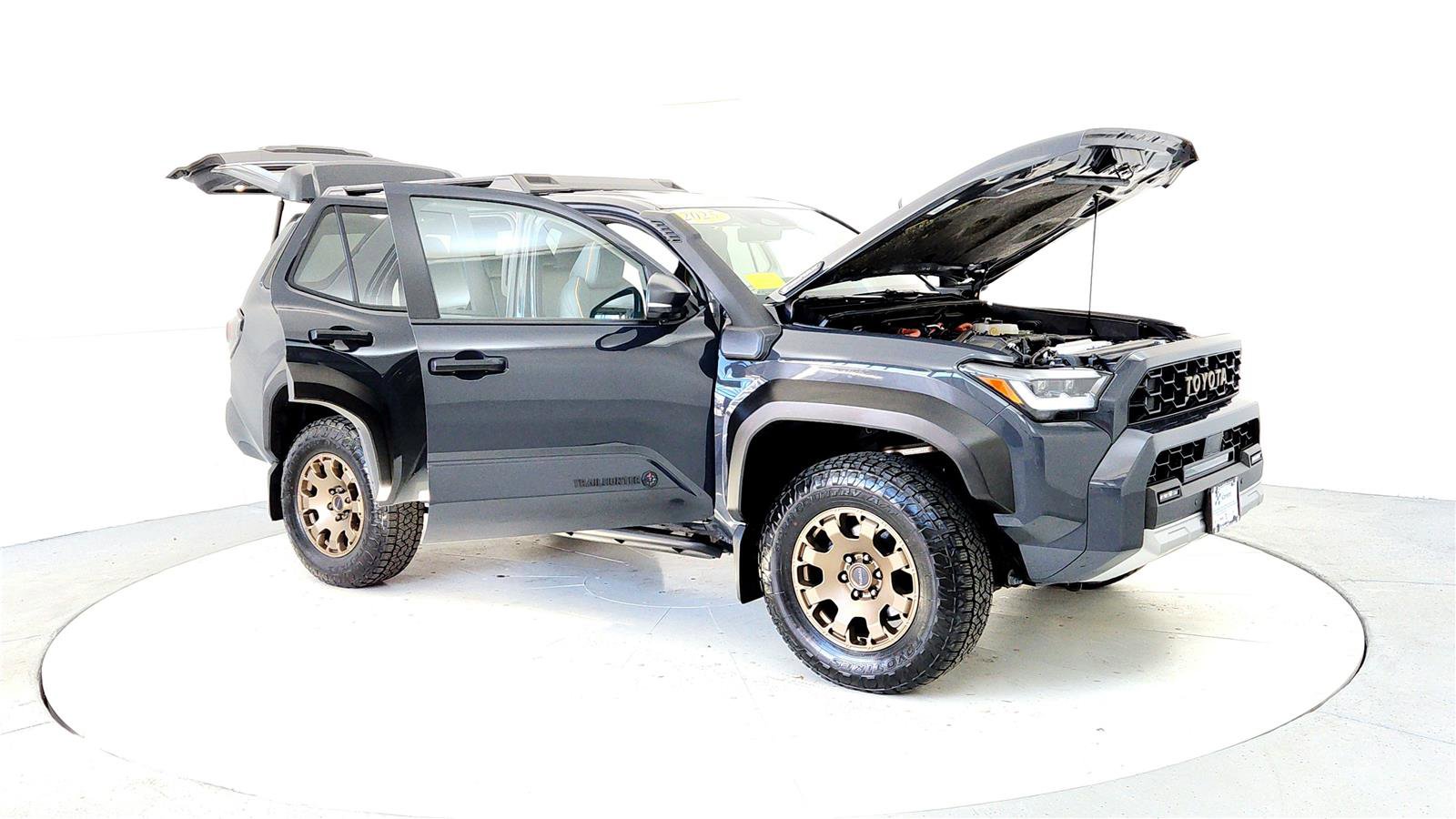 Used 2025 Toyota 4Runner Trailhunter image 12