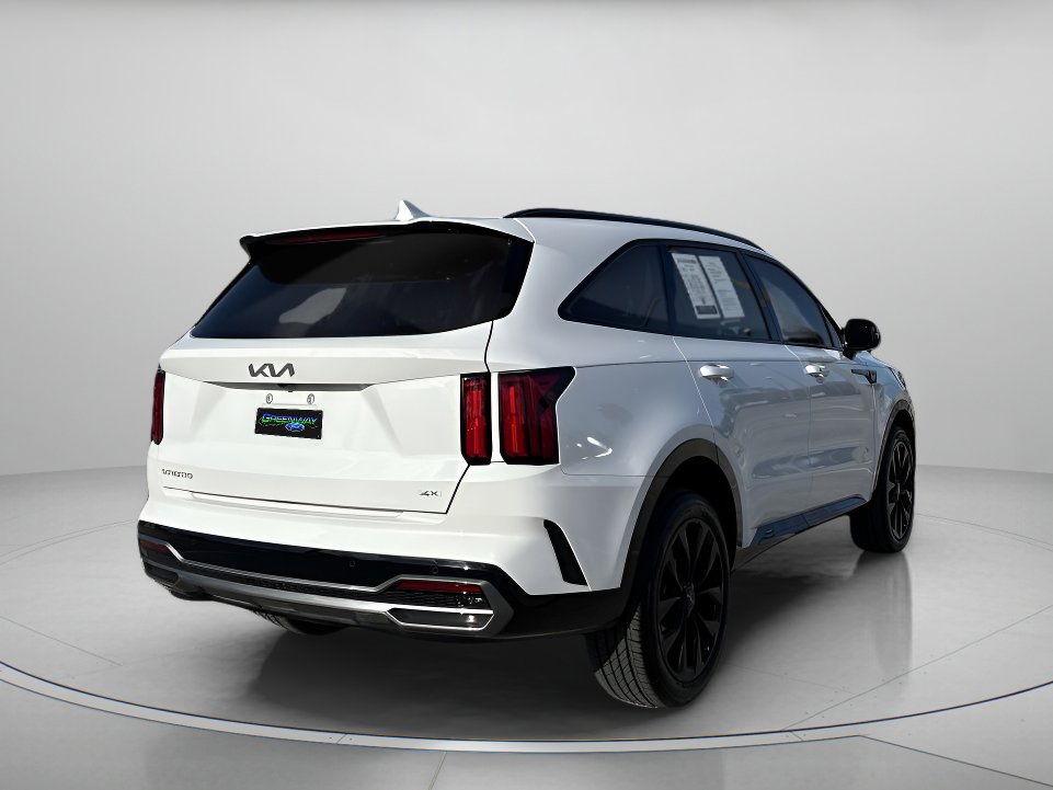 Used 2023 Kia Sorento SX image 3