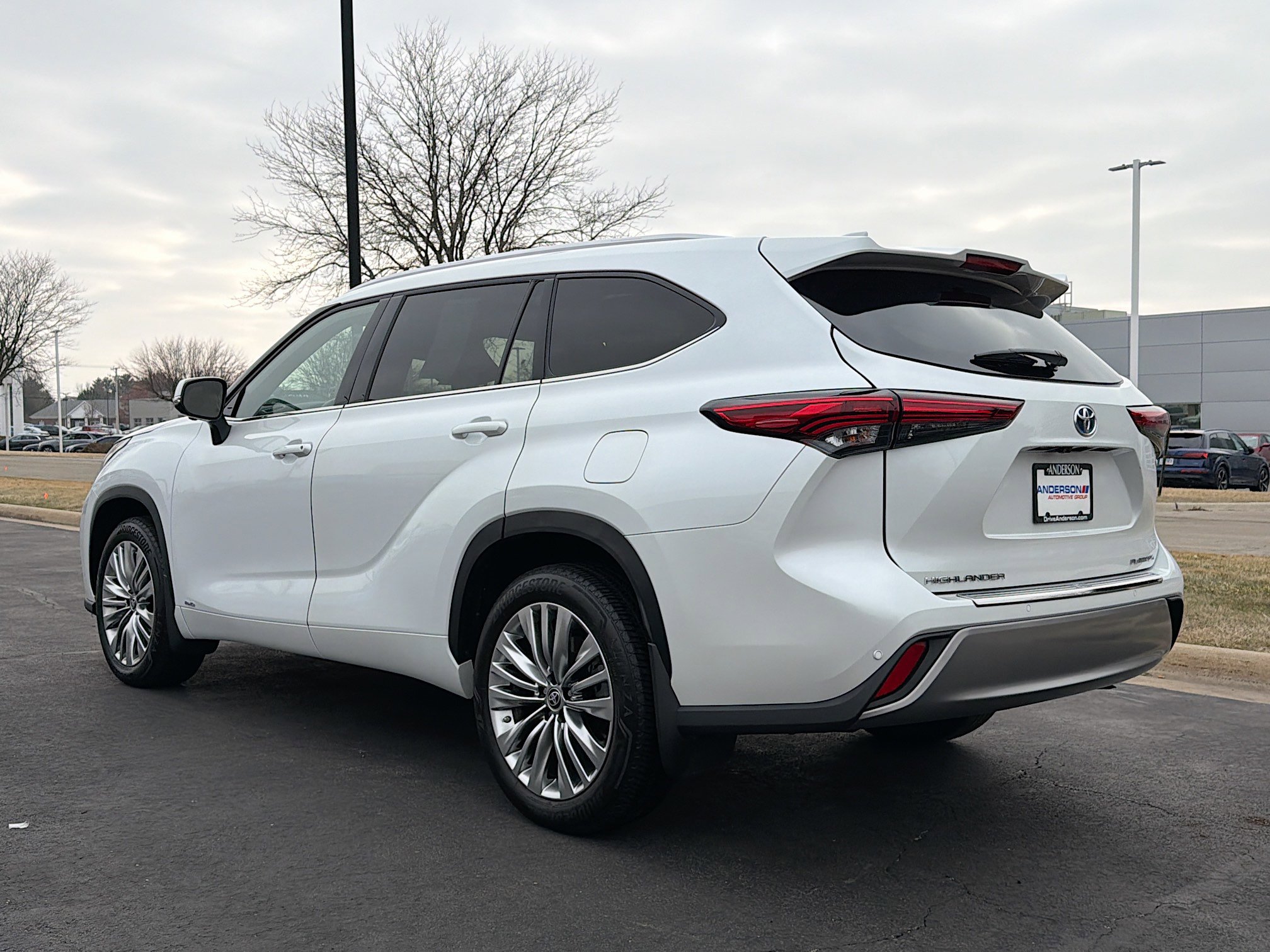 Used 2023 Toyota Highlander Platinum image 13