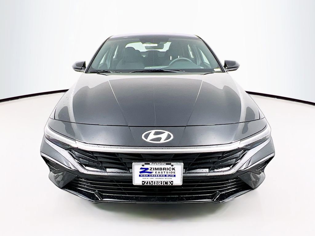 New 2025 Hyundai Elantra SEL image 2