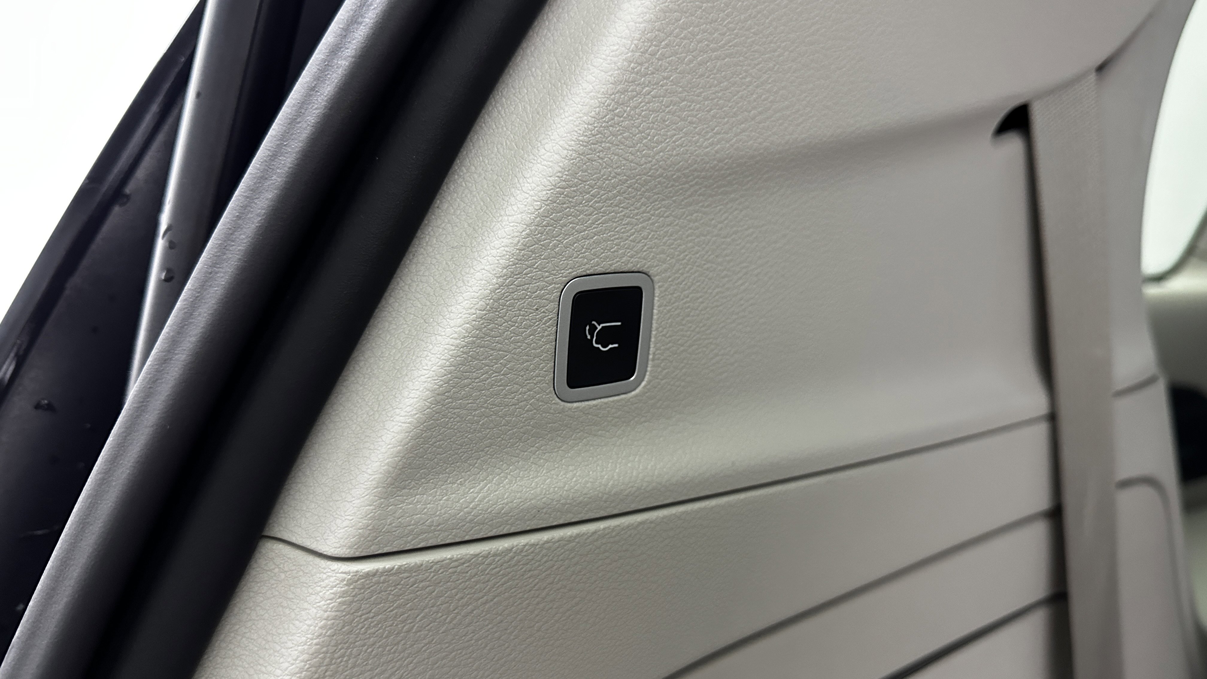 Used 2019 Chrysler Pacifica Limited image 33