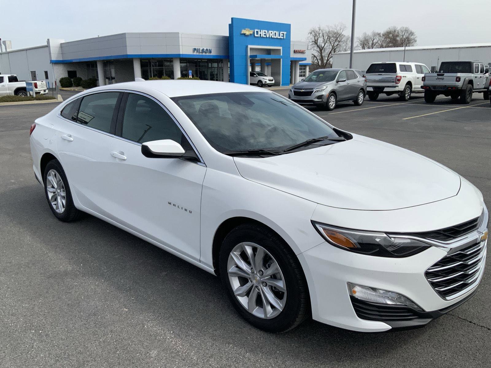 Used 2024 Chevrolet Malibu LT image 2