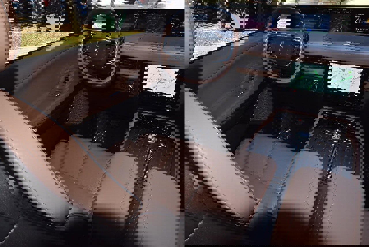 Certified 2025 Lincoln Navigator Black Label image 16