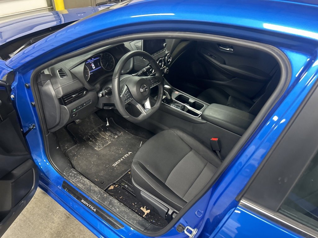 Used 2025 Nissan Sentra SV w/ All-Weather Package image 6