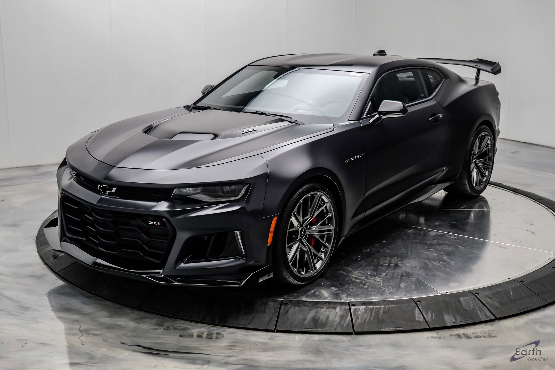 Used 2024 Chevrolet Camaro ZL1 RWD image 7
