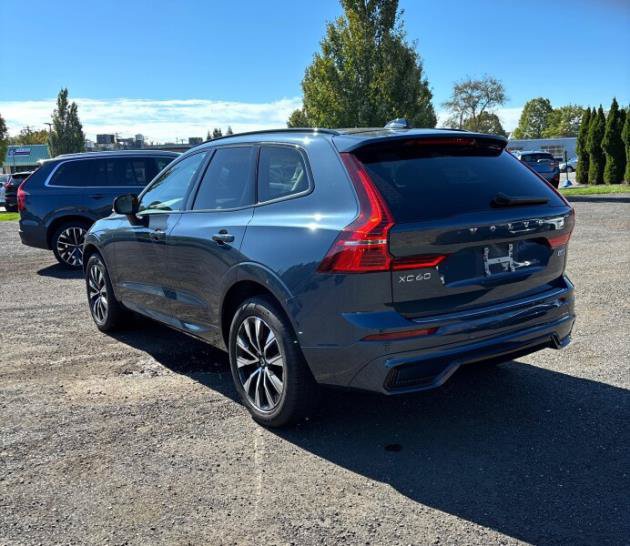 Used 2024 Volvo XC60 B5 Core w/ Protection Package Premier AWD/4WD image 4