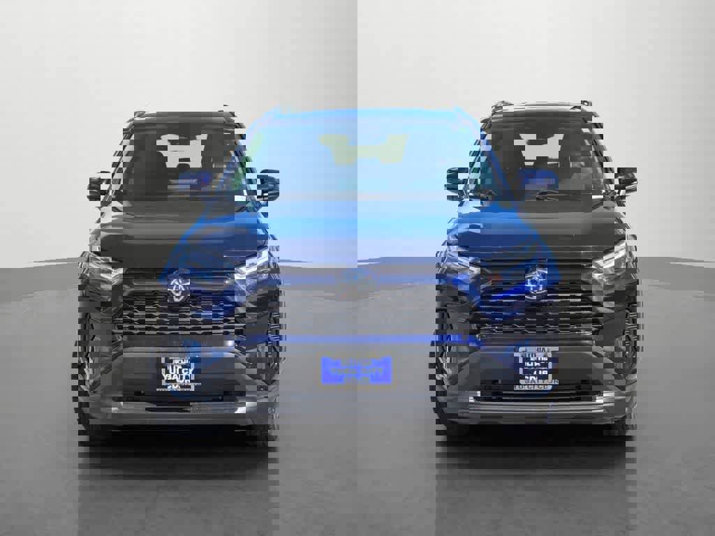 Used 2024 Toyota RAV4 XLE FWD image 2