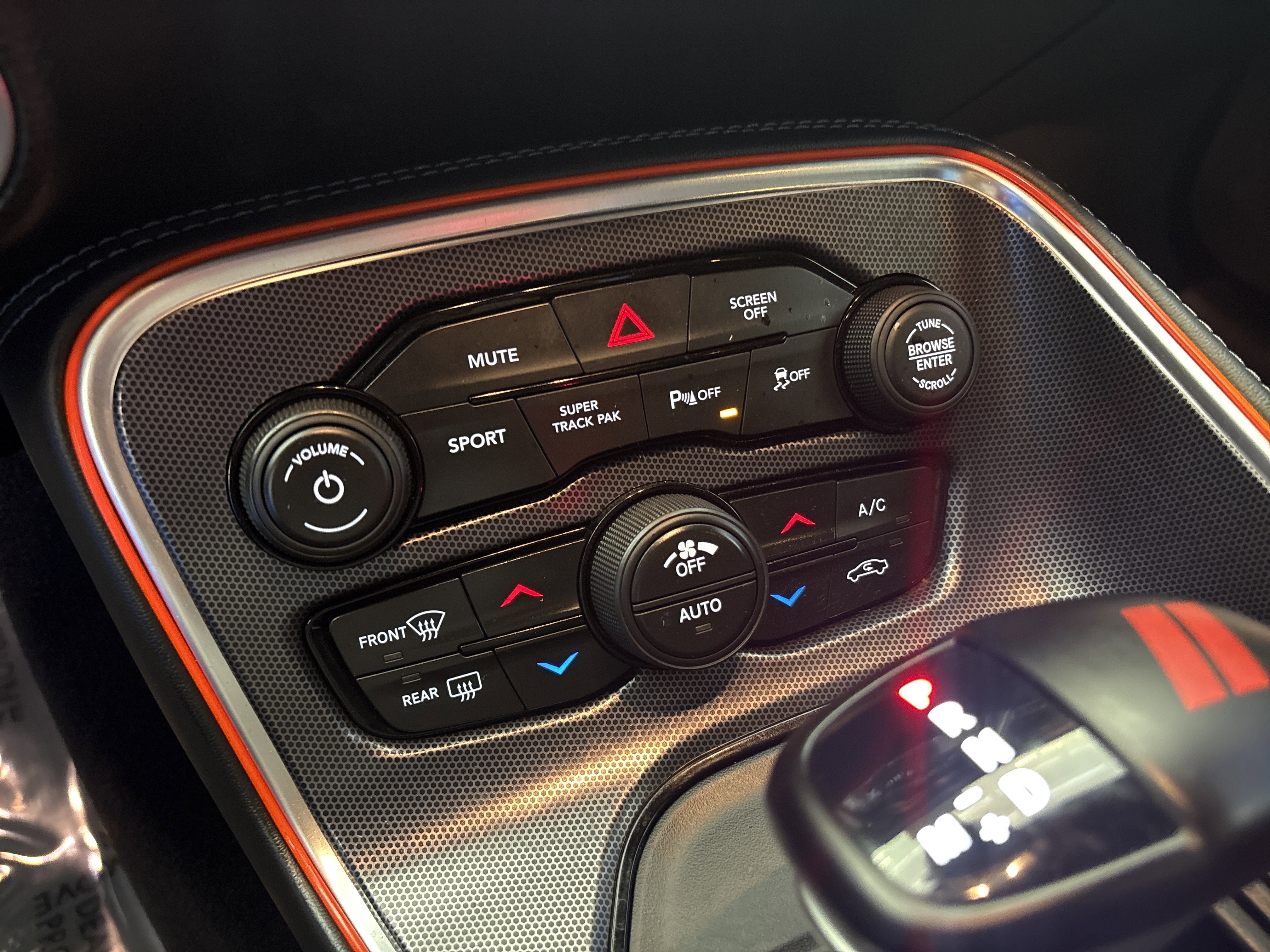 Used 2018 Dodge Challenger R/T Scat Pack w/ Leather Interior Group image 20