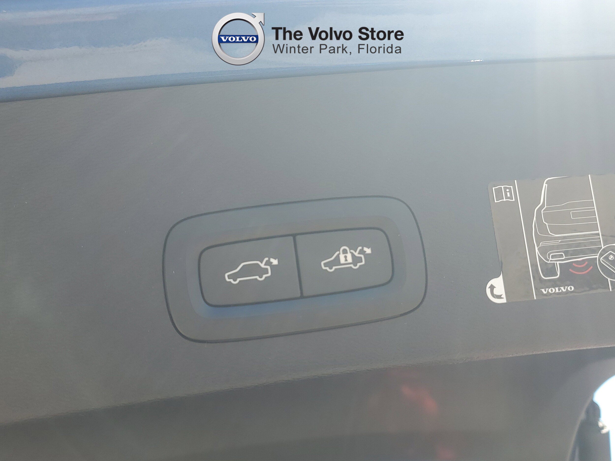 Used 2020 Volvo XC40 T5 R-Design AWD/4WD image 9