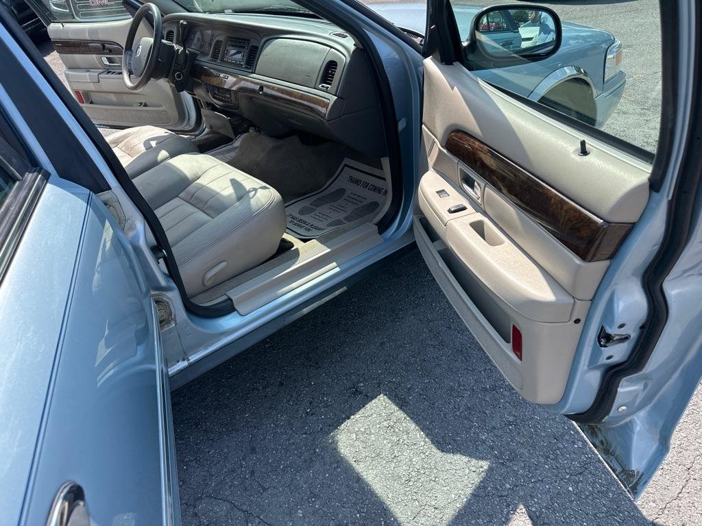 Used 2010 Mercury Grand Marquis LS RWD image 19