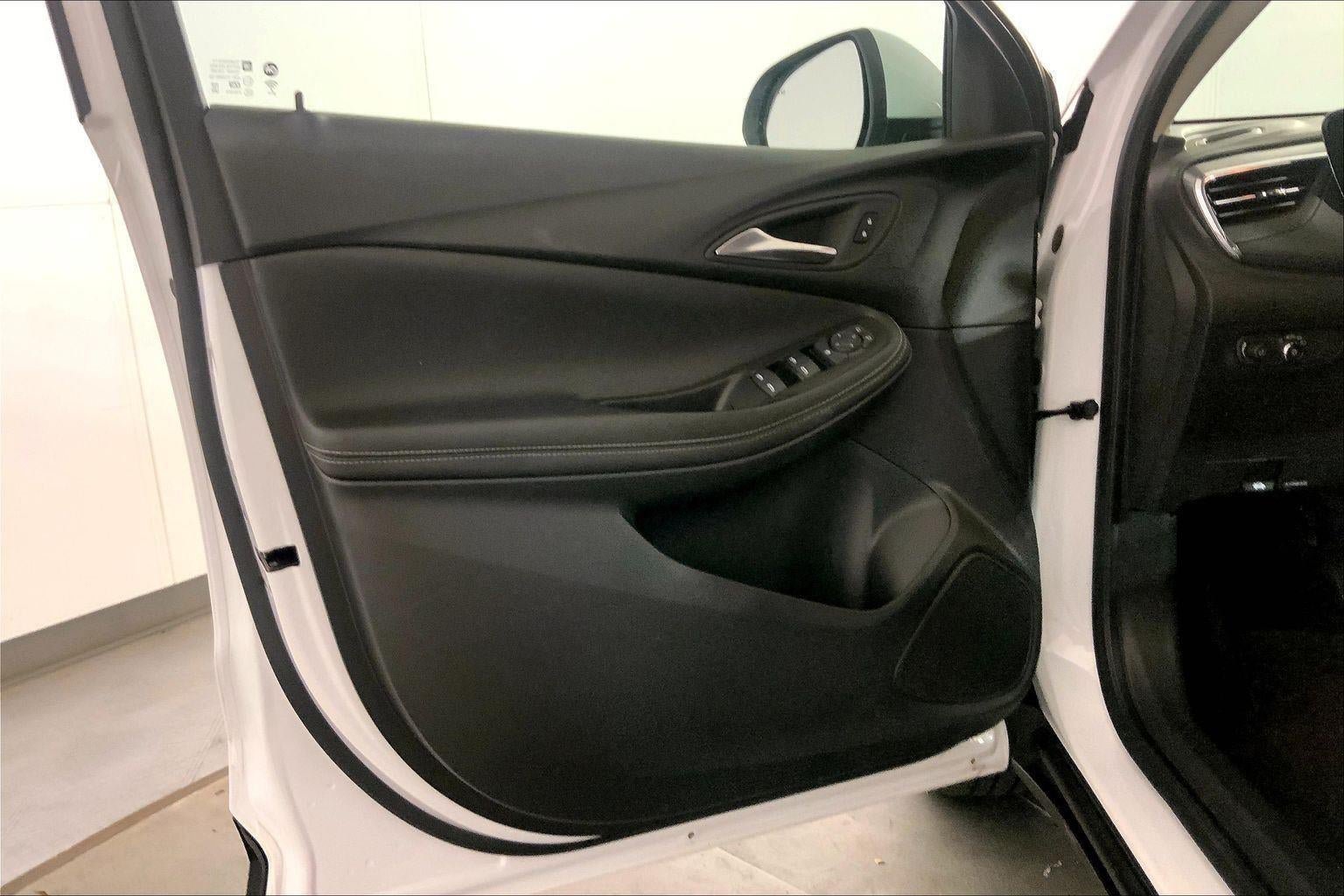 Used 2025 Buick Encore GX Preferred AWD/4WD image 25