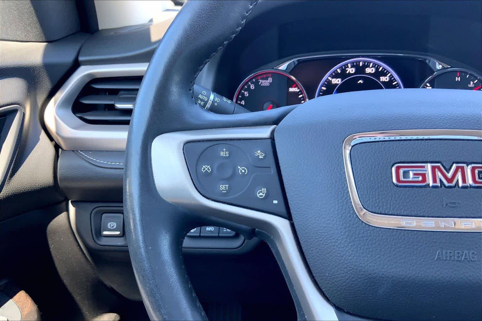 Used 2022 GMC Acadia Denali w/ Denali Ultimate Package AWD/4WD image 23