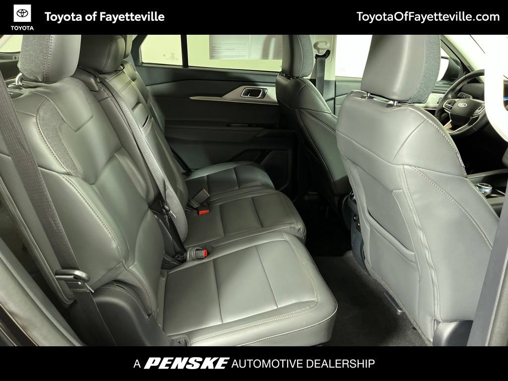 Used 2025 Ford Explorer Active w/ Active Comfort Package AWD/4WD image 14