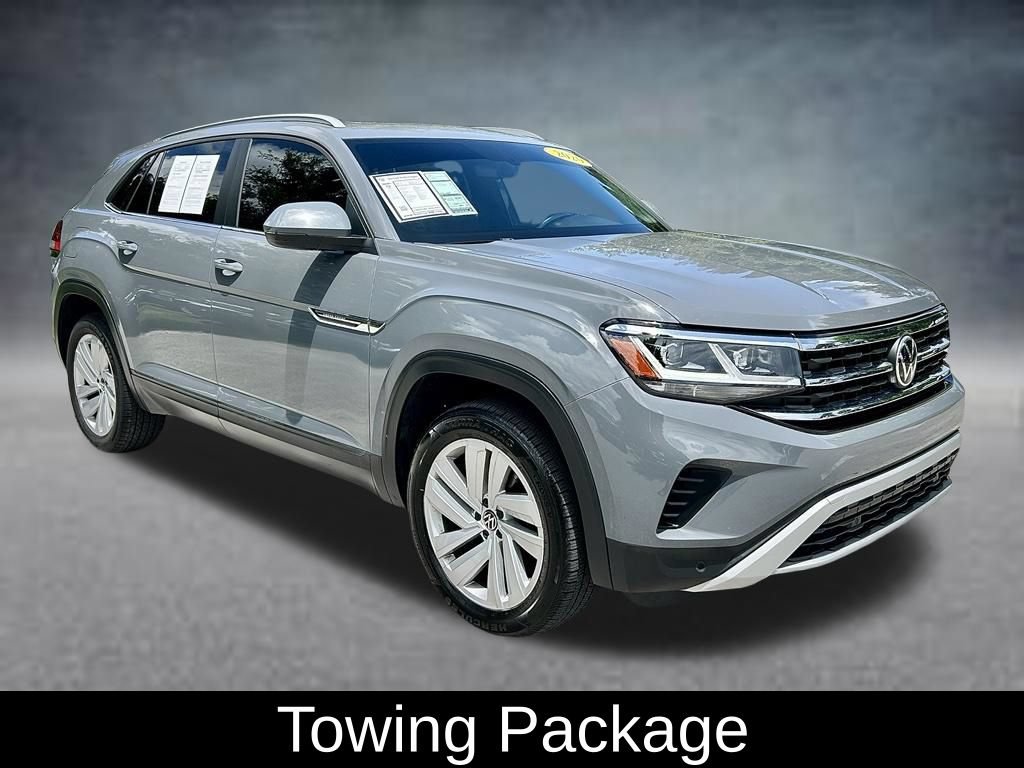 Used 2020 Volkswagen Atlas Cross Sport SE w/ Panoramic Sunroof Package FWD image 3