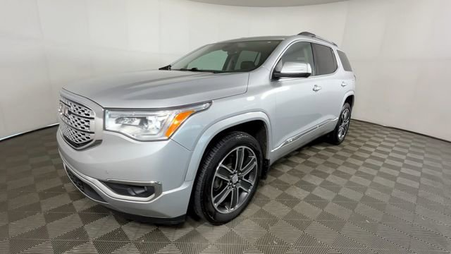 Used 2018 GMC Acadia Denali w/ Technology Package AWD/4WD image 11