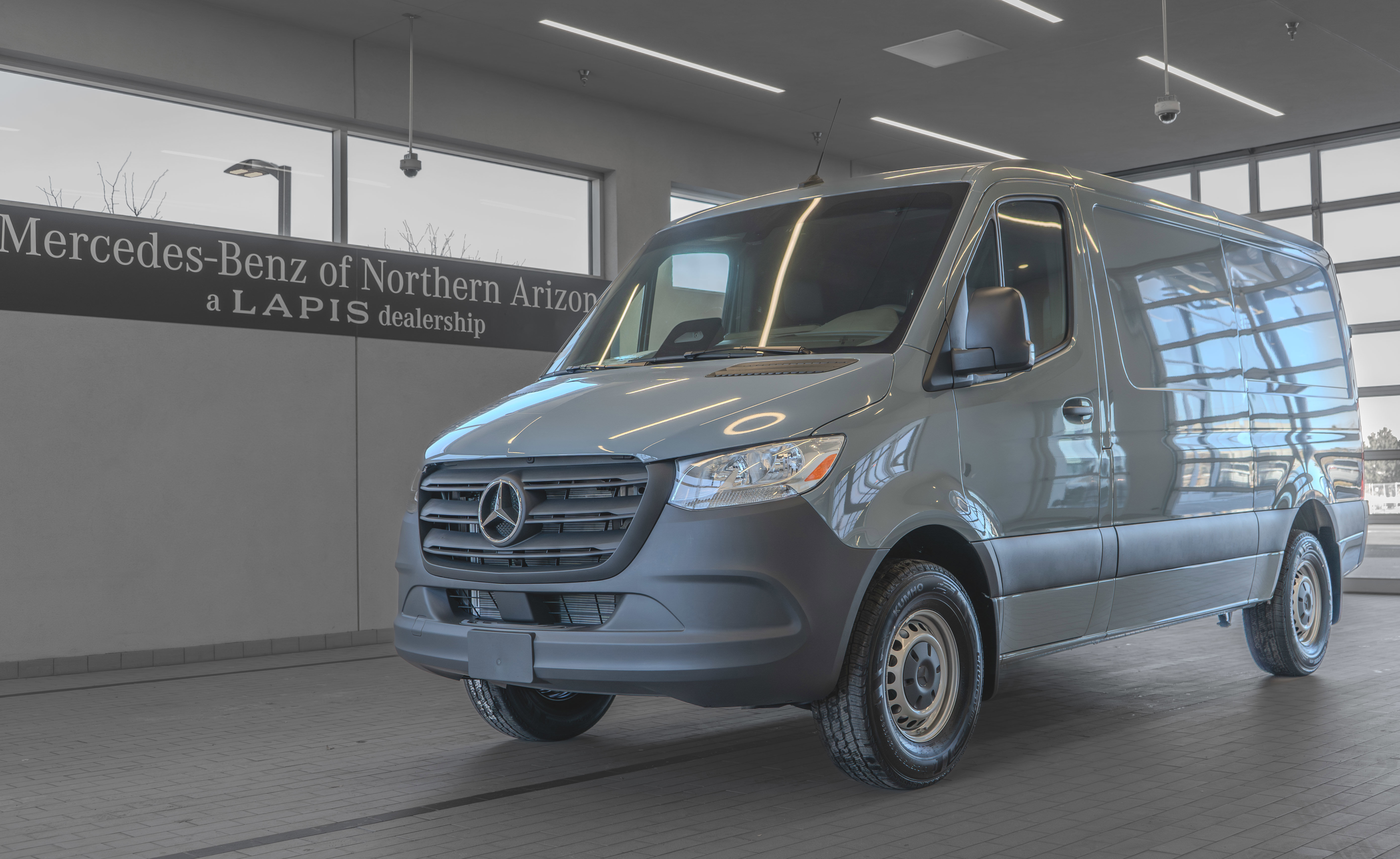 Used 2025 Mercedes-Benz Sprinter 2500 image 3