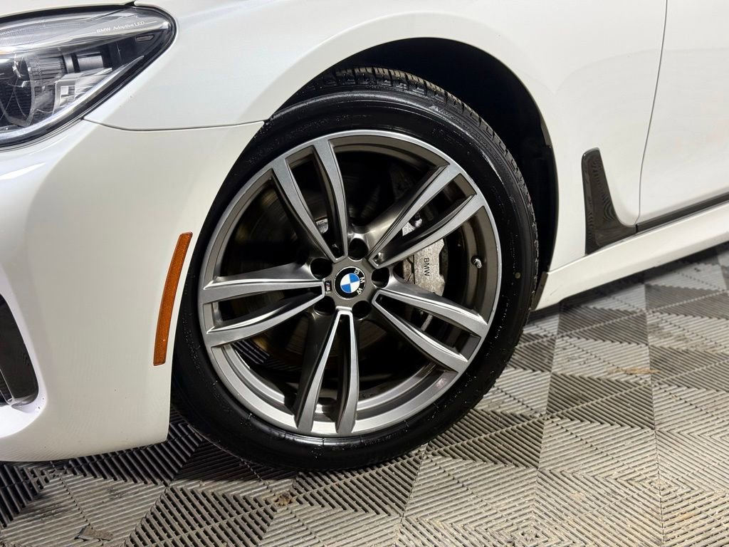 Used 2018 BMW 750i xDrive AWD/4WD image 2