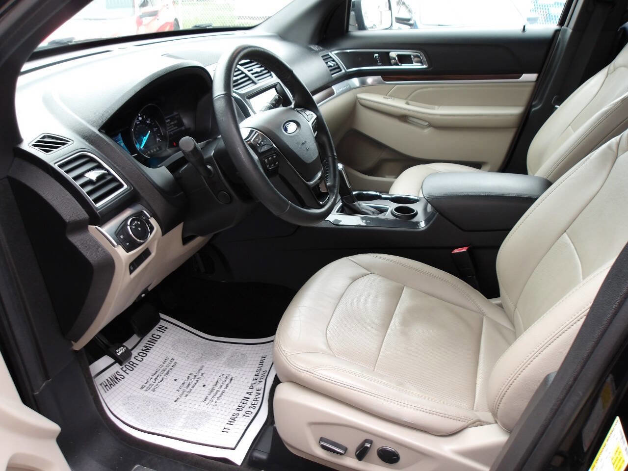 Used 2018 Ford Explorer Limited image 11
