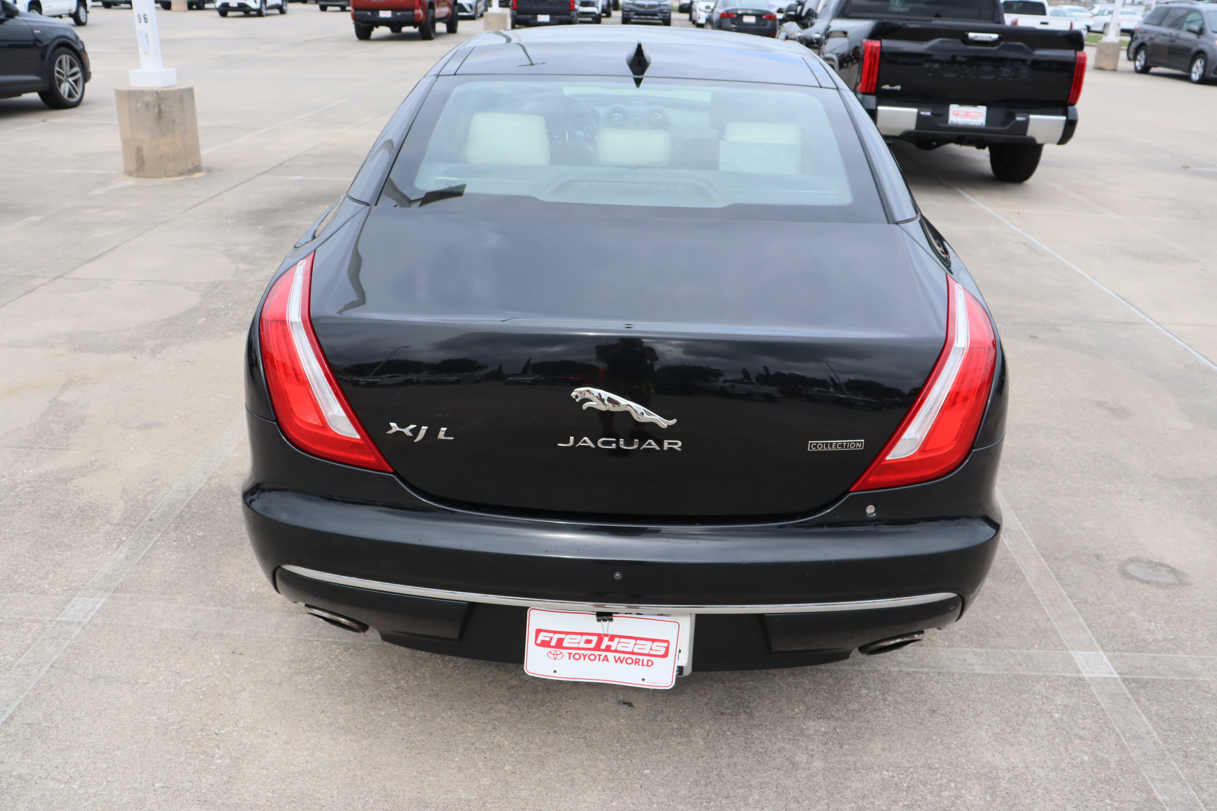 Used 2019 Jaguar XJ L Supercharged RWD image 9