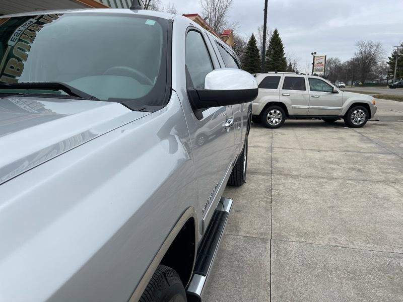 Used 2012 Chevrolet Silverado 1500 LT w/ Chrome Essentials Package image 3