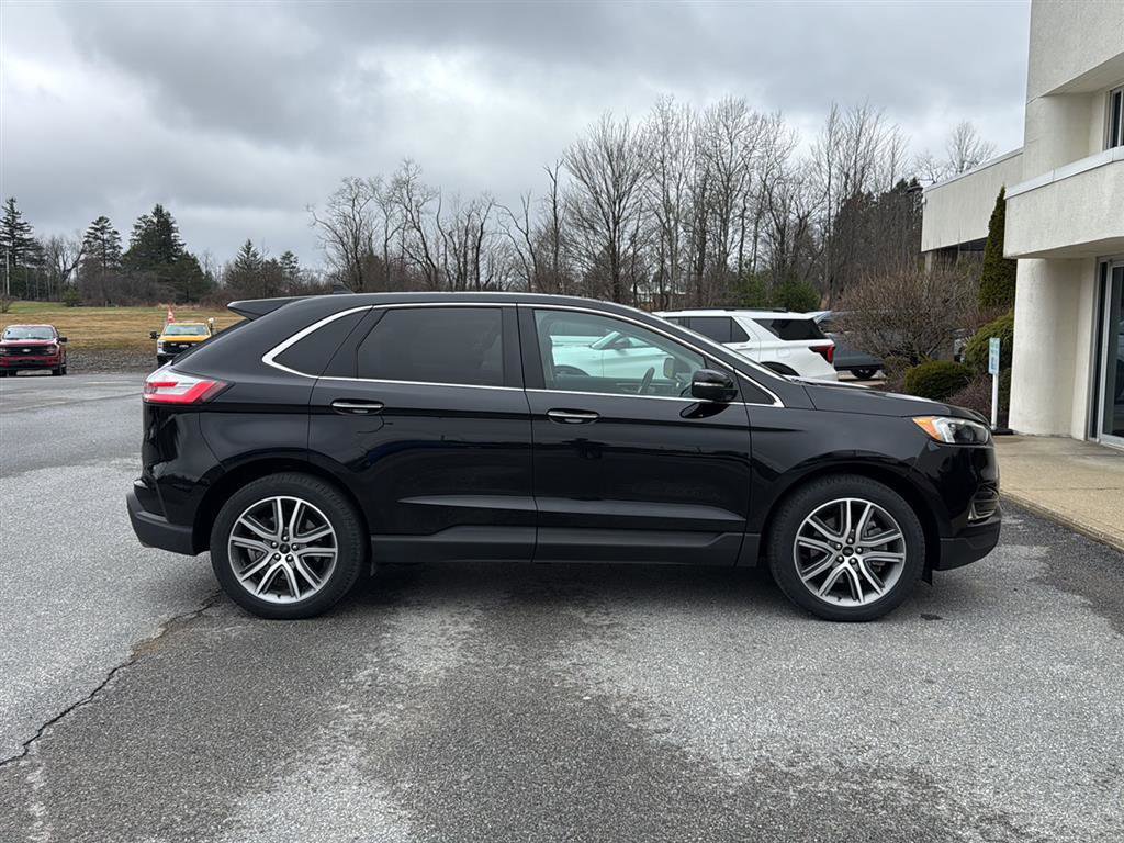 Used 2023 Ford Edge Titanium image 4