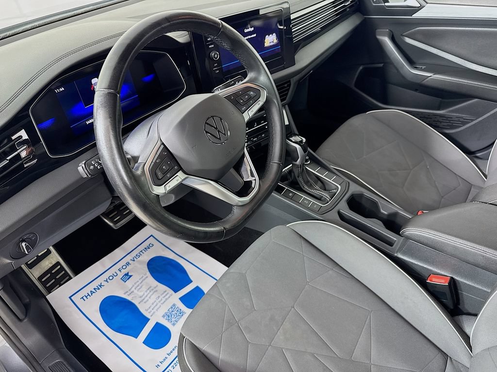 Used 2025 Volkswagen Jetta Sport FWD image 9