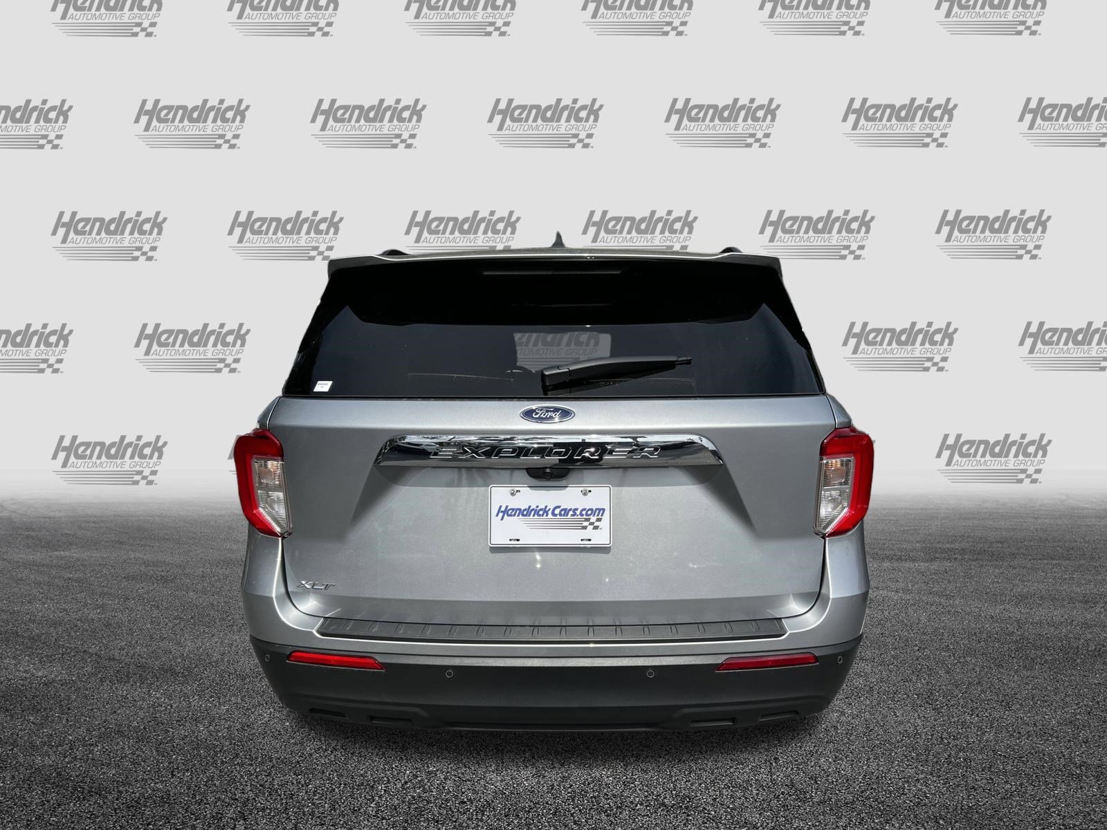 Used 2023 Ford Explorer XLT image 8