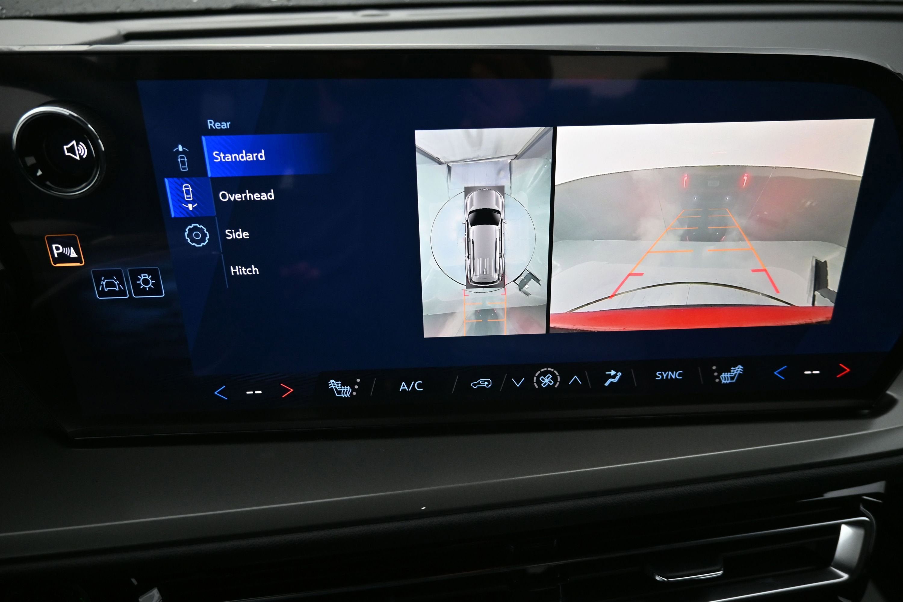 New 2026 Chevrolet Traverse LT w/ Driver Confidence Package FWD image 17