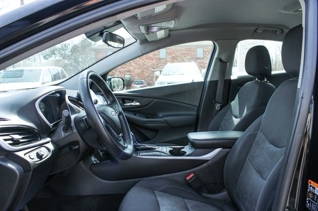 Used 2017 Chevrolet Volt LT w/ Comfort Package image 12