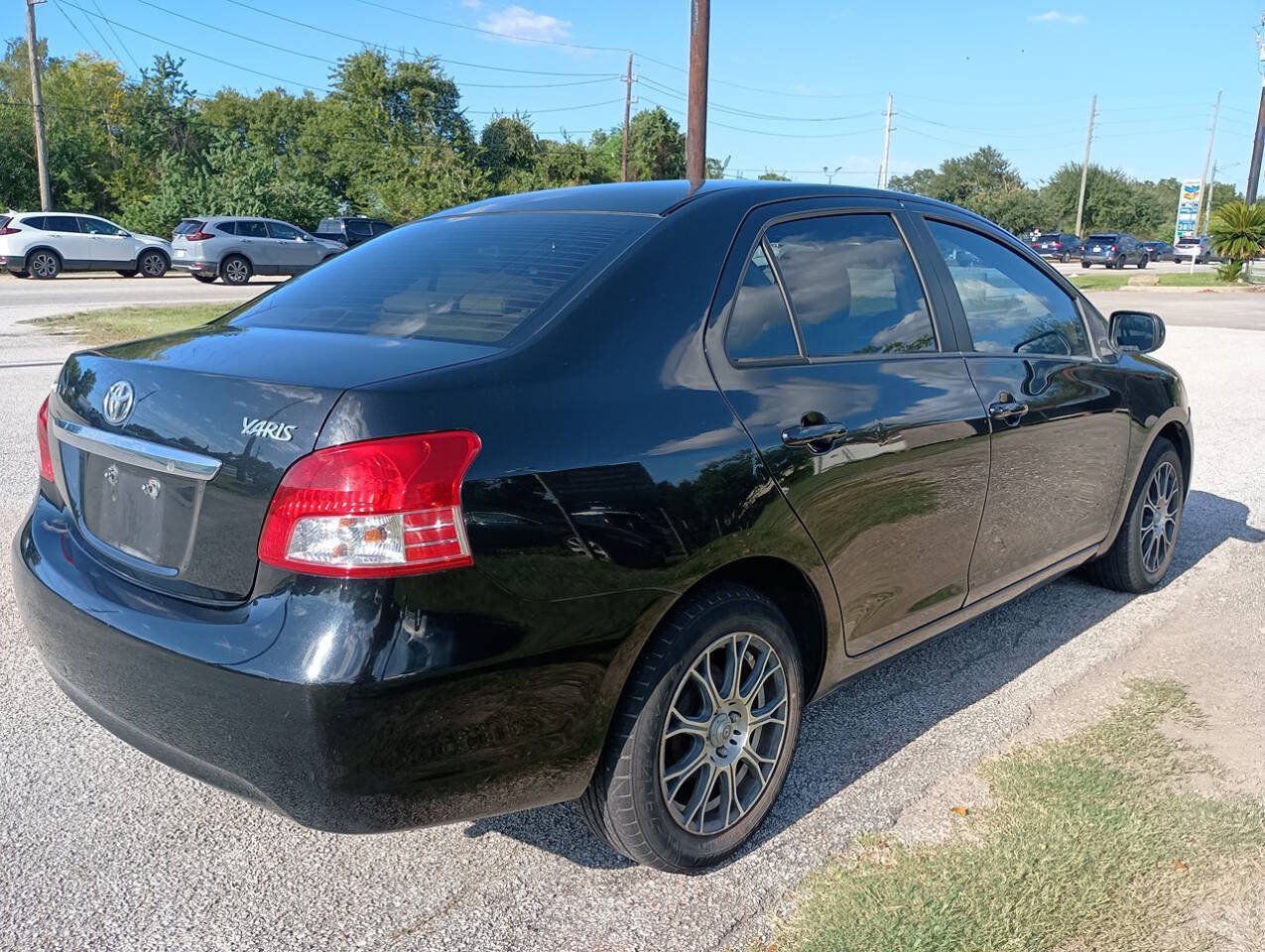 Used 2009 Toyota Yaris Sedan FWD image 5